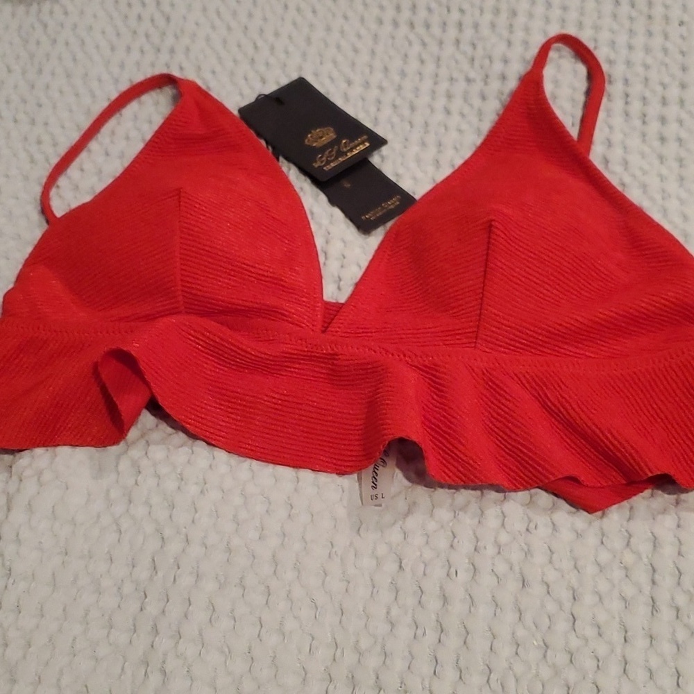 NWT SS Queen Bikini Top Size L (48)